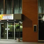 Maldron Parnell Square 4* 더블린