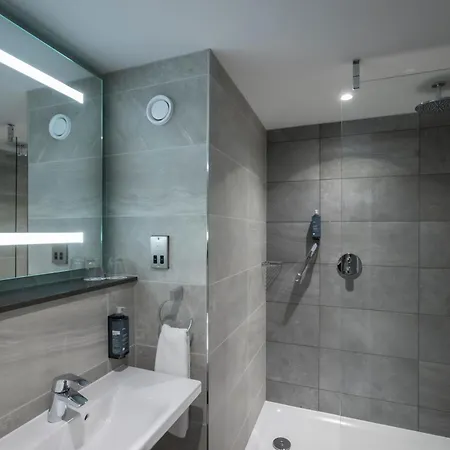 Maldron Parnell Square 4* ダブリン