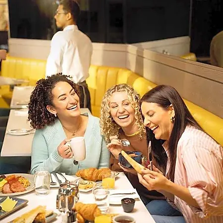 Hotel Maldron Parnell Square 4*