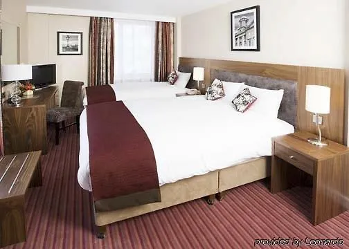Maldron Parnell Square 4*