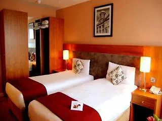 Maldron Parnell Square Hotel